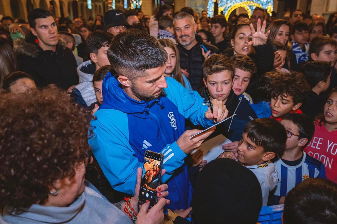 Las imágenes del entrenamiento del Recreativo a las puertas del Ayuntamiento de Huelva
