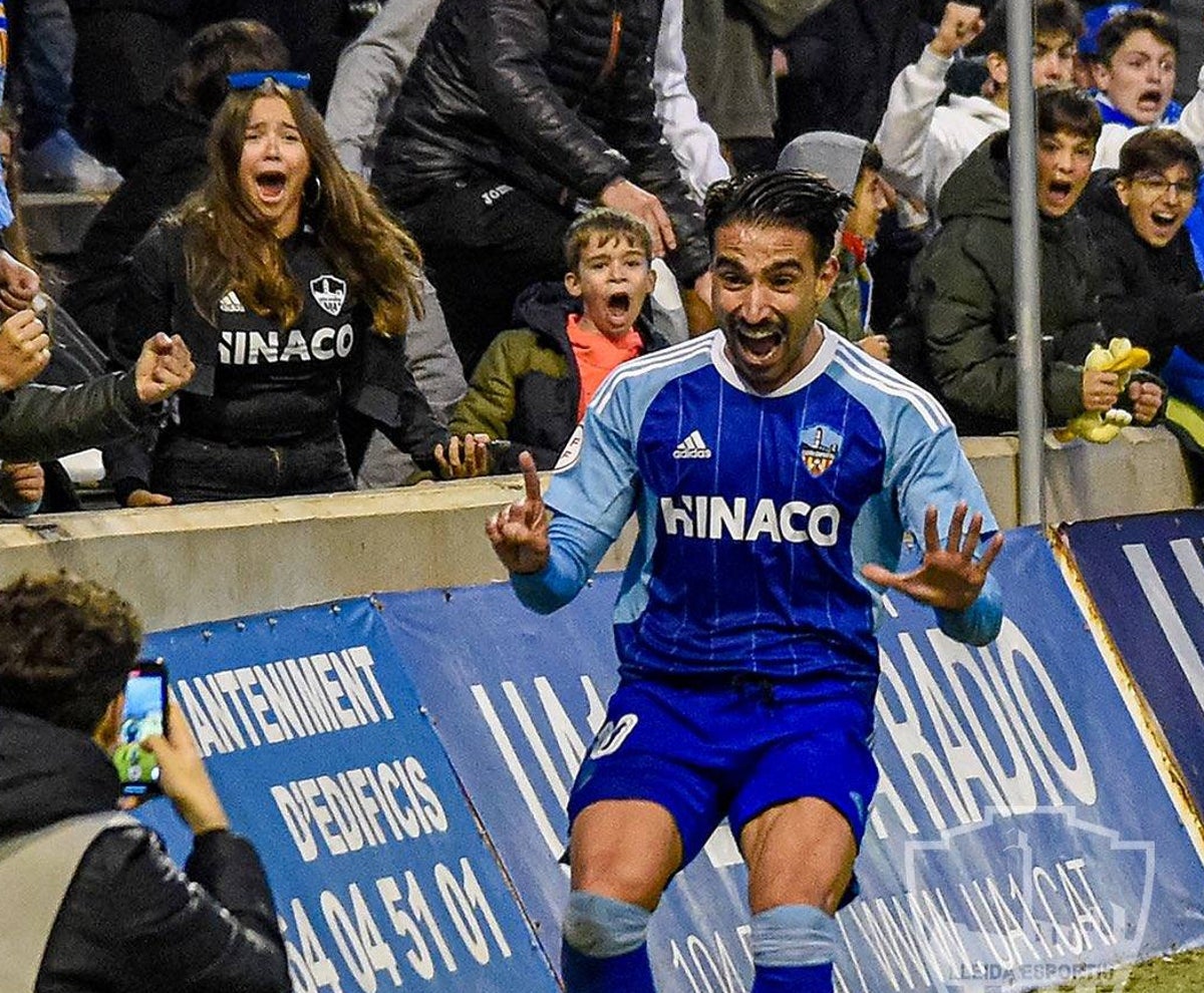 Chuli celebrando uno de los ocho goles que lleva esta temporada en las filas del Lleida