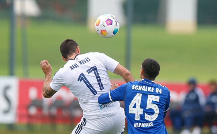 Imagen principal - Recreativo de Huelva-Schalke 04: El duelo de históricos en Albufeira acaba en empate (1-1)