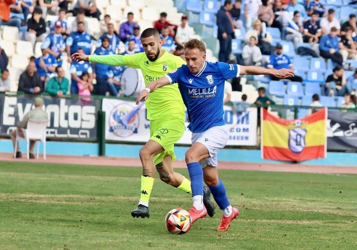 Víctor Morillo durante su debut con el Melilla en el partido frente al Ceuta