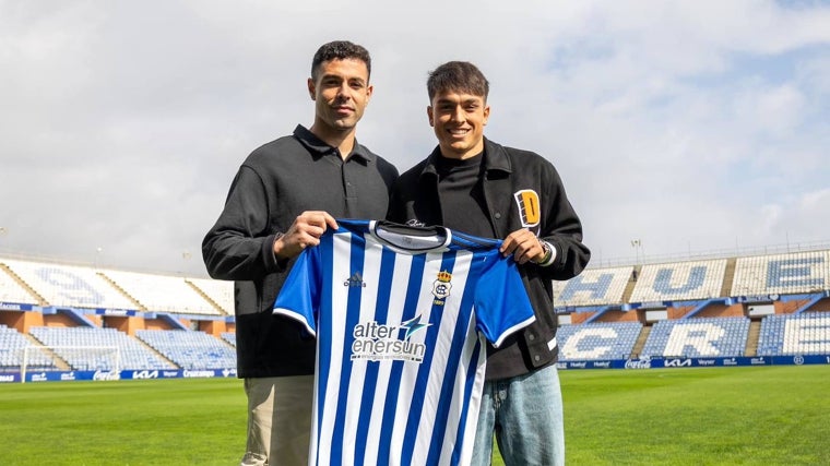 Álvaro Bustos y Miguelete en su presentación oficial en el estadio albiazul