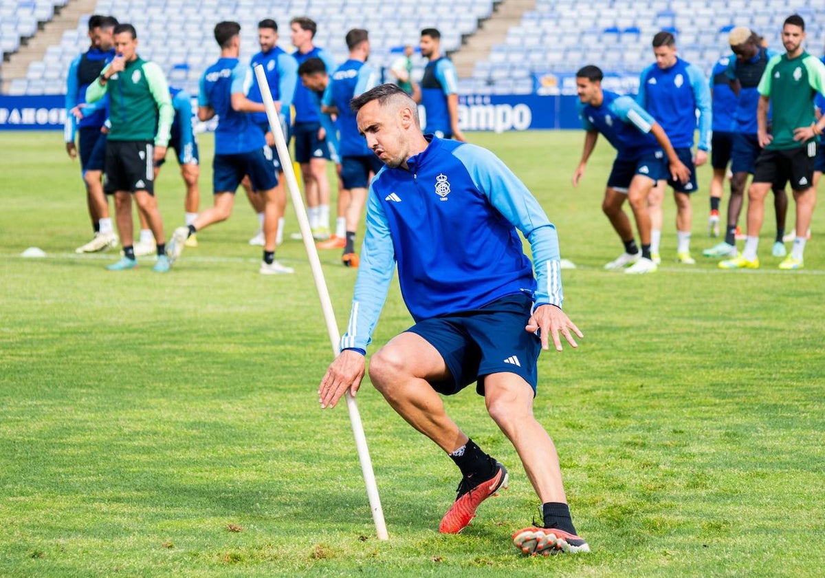 Pablo Caballero durante un ejercicio en un entrenamiento en el Nuevo Colombino