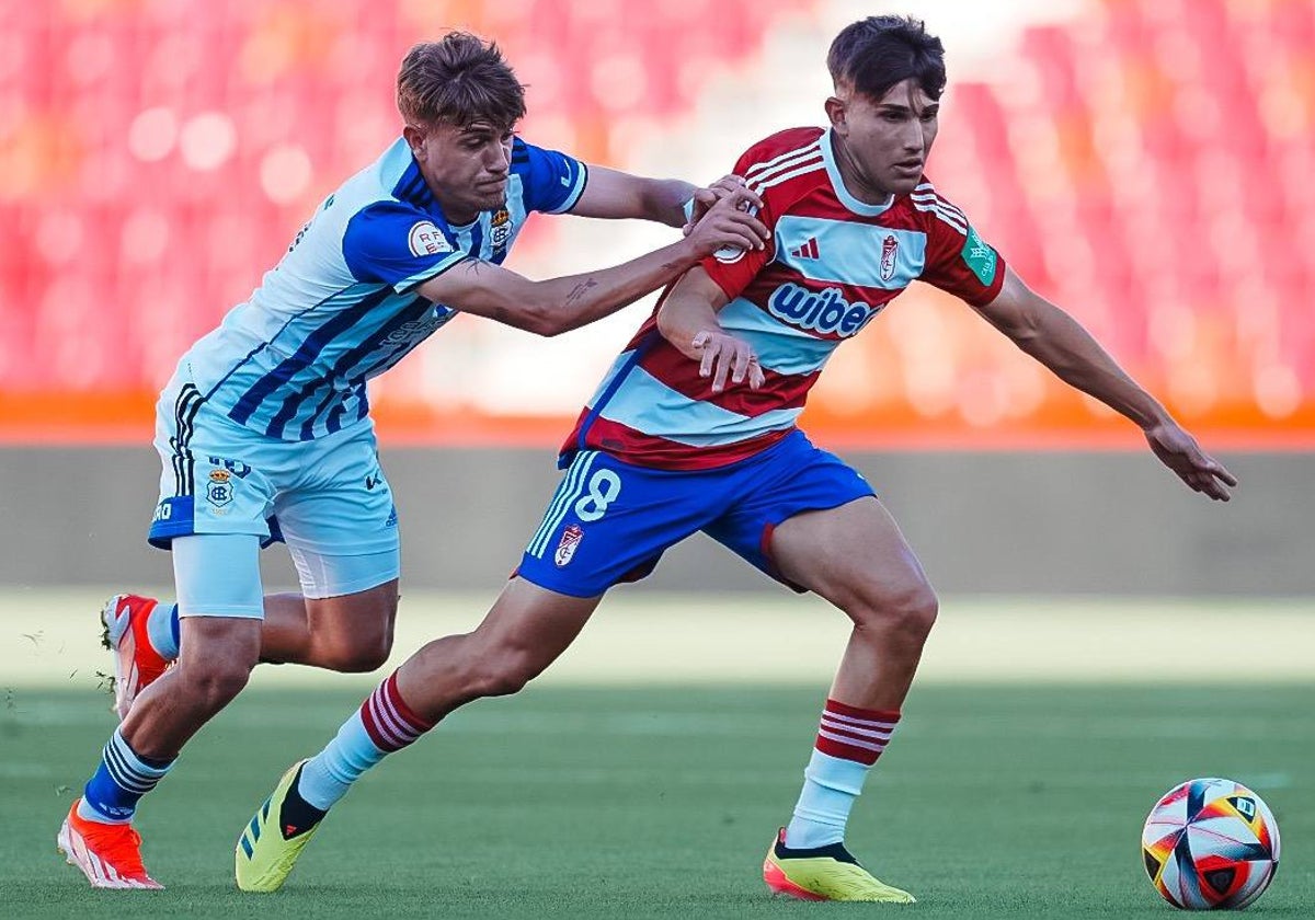 José Antonio de la Rosa volvió a la titularidad ante el filial del Granada e hizo el gol del Recreativo