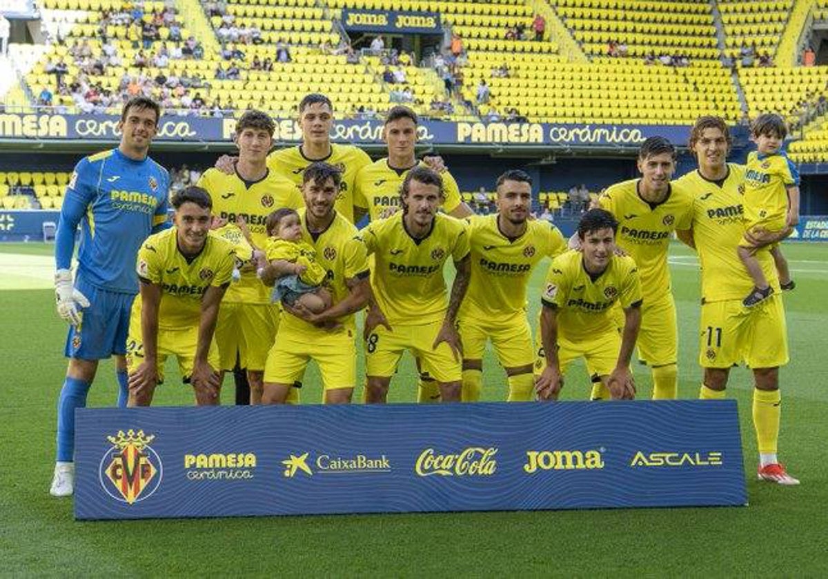 El filial del Villarreal antes de disputar su último partido liguero en Segunda ante el Racing de Santander