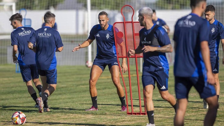 Alejandro Gálvez concentrado en un entrenamiento en la Ciudad Deportiva