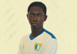 Malam Camará, contundente pivote guineano para darle competencia a Keita en el Recreativo