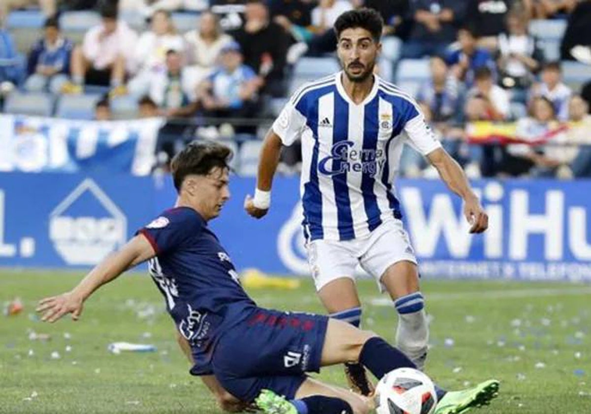 Fran Ávila durante un encuentro en el Nuevo Colombino con la camiseta del Recreativo