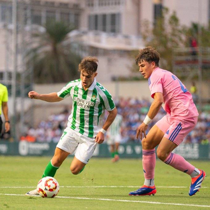 Todas las imágenes que ha generado la visita del Recreativo al filial del Betis