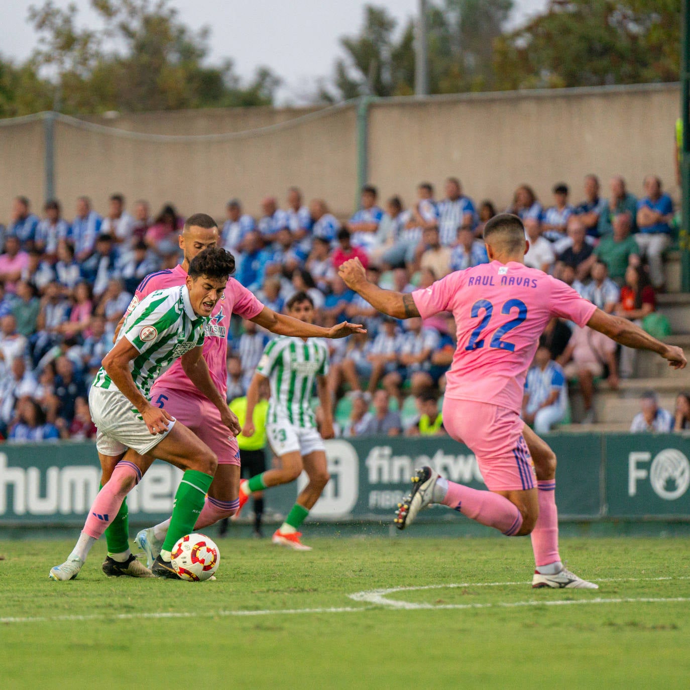 Todas las imágenes que ha generado la visita del Recreativo al filial del Betis