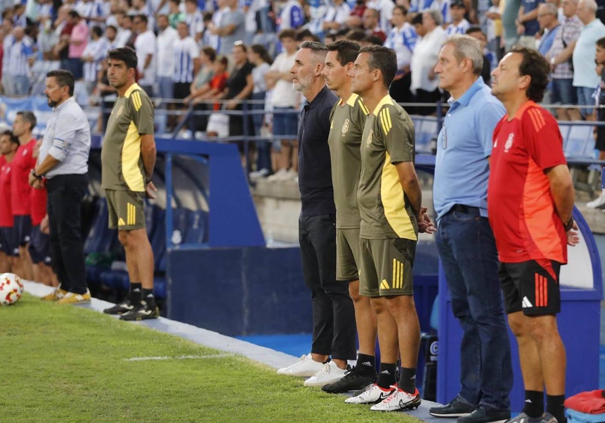 Abel Gómez, junto a su cuerpo técnico