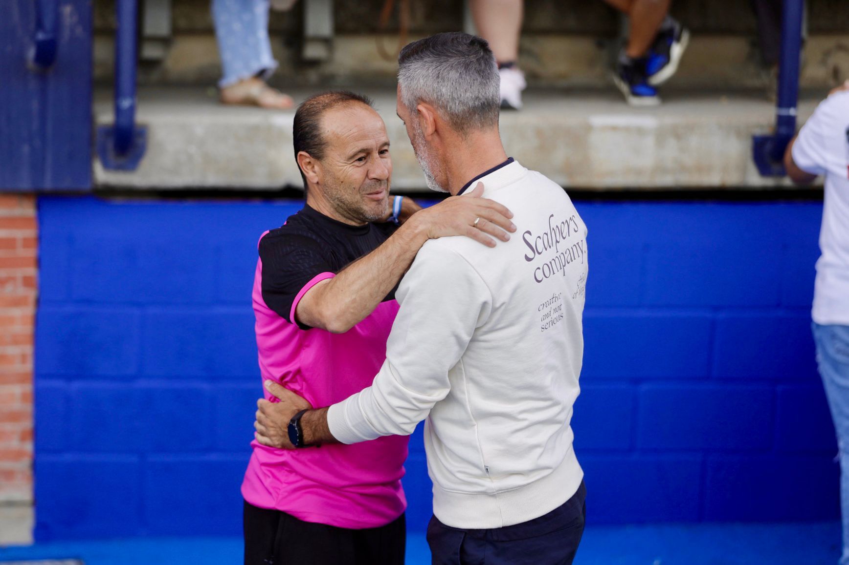 Las imágenes, con enfado de la grada incluido, del Recreativo-Fuenlabrada