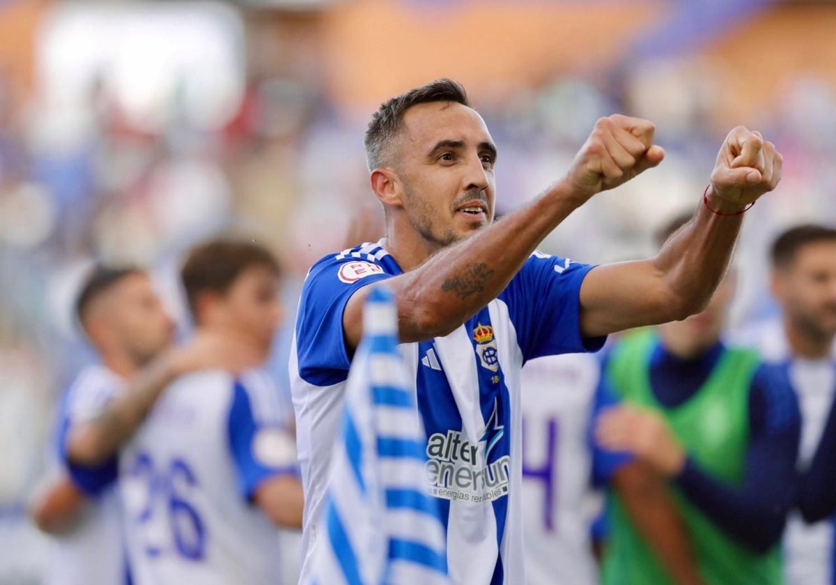 Pablo Caballero festeja el gol de la victoria ante el Alcorcón