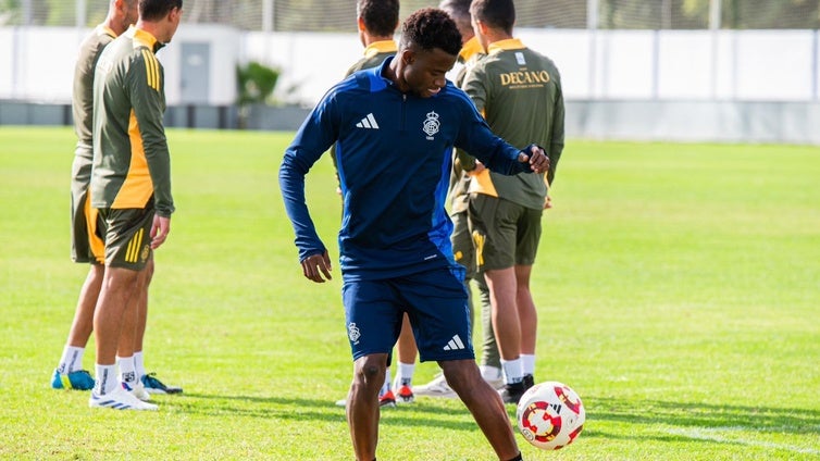 Alineaciones del Real Madrid Castilla - Recreativo de Huelva de Primera RFEF 2024-2025: onces y banquillo de suplentes