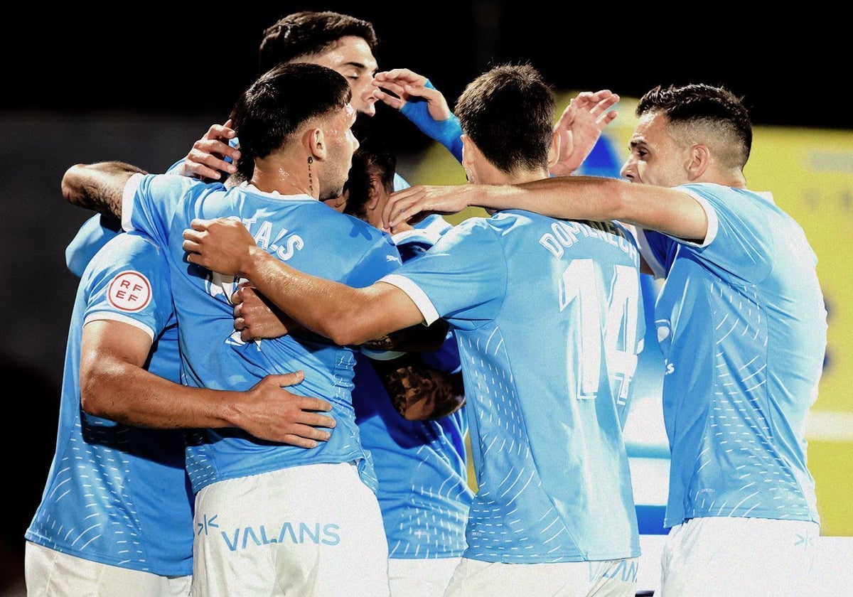 Jugadores del conjunto ibicenco celebran un gol esta temporada