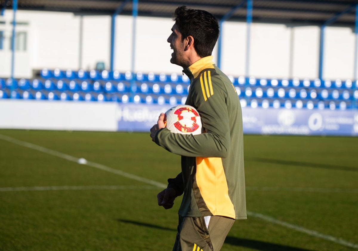 Iñigo Vélez, en un entrenamiento del Decano