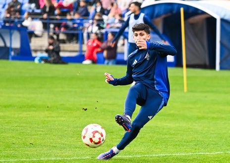 Imagen secundaria 1 - El canterano albiazul Paolo Romero, en los entrenamientos