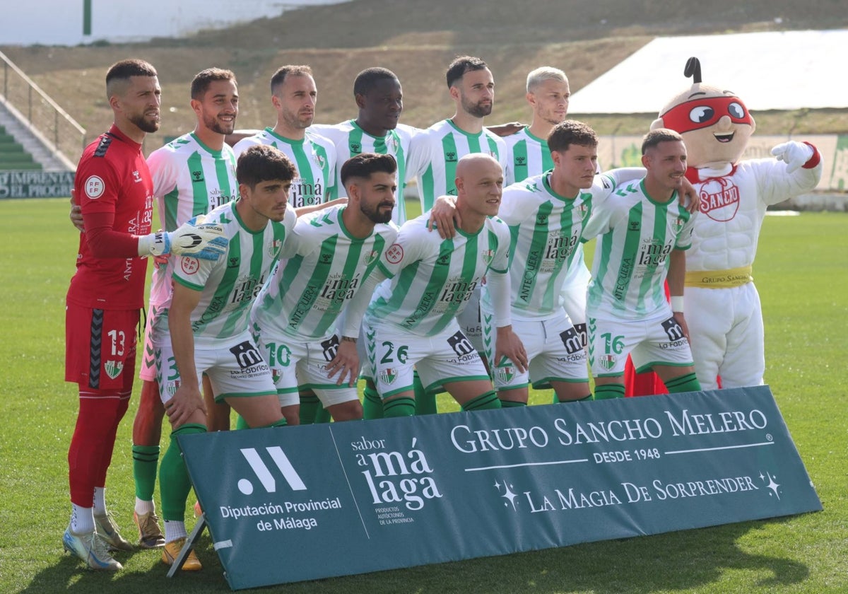 Alineación del Antequera en su cita del pasado fin de semana en El Maulí ante el Real Madrid Castilla