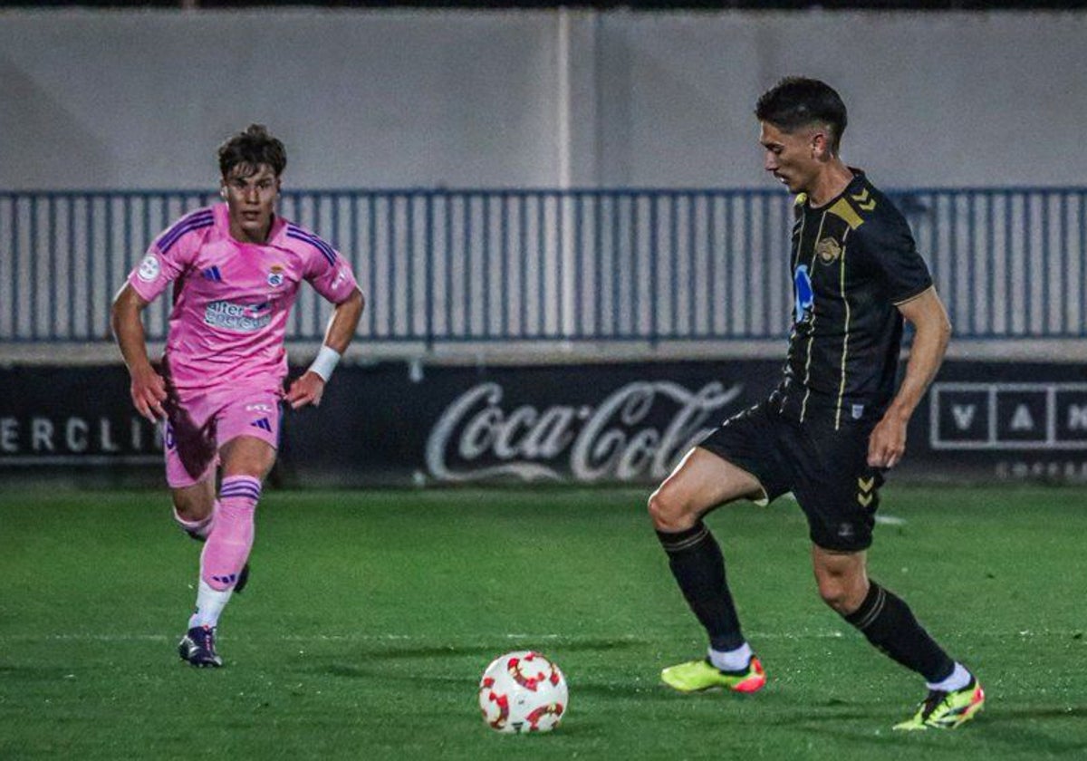 Davinchi durante el partido disputado por el Recreativo en el estadio Antonio Solsona