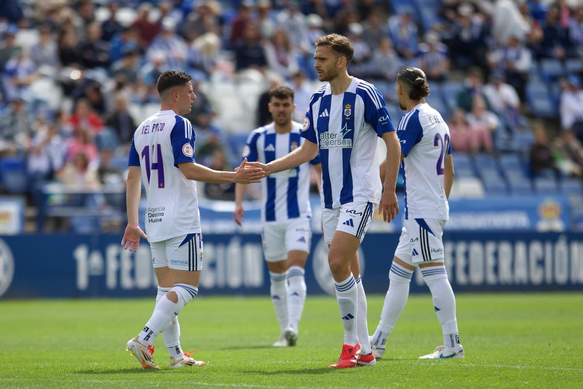 Las mejores imágenes de la victoria del Recreativo ante el Yeclano