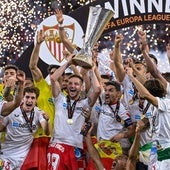 El Sevilla FC celebrando la conquista de la Europa League en 2023 al ganar la final a la Roma