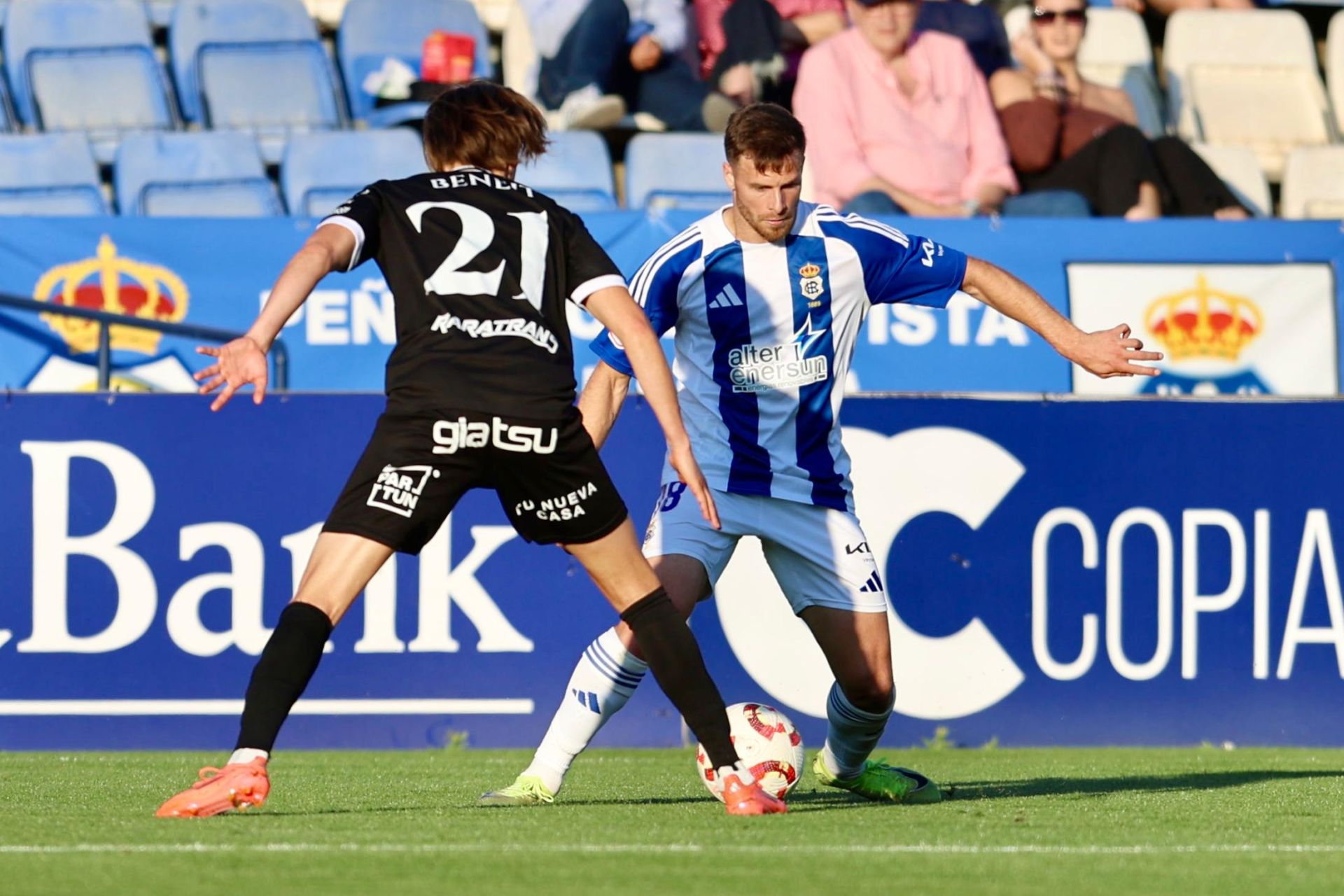 El descenso del Recreativo de Huelva tras perder con el Mérida, en imágenes