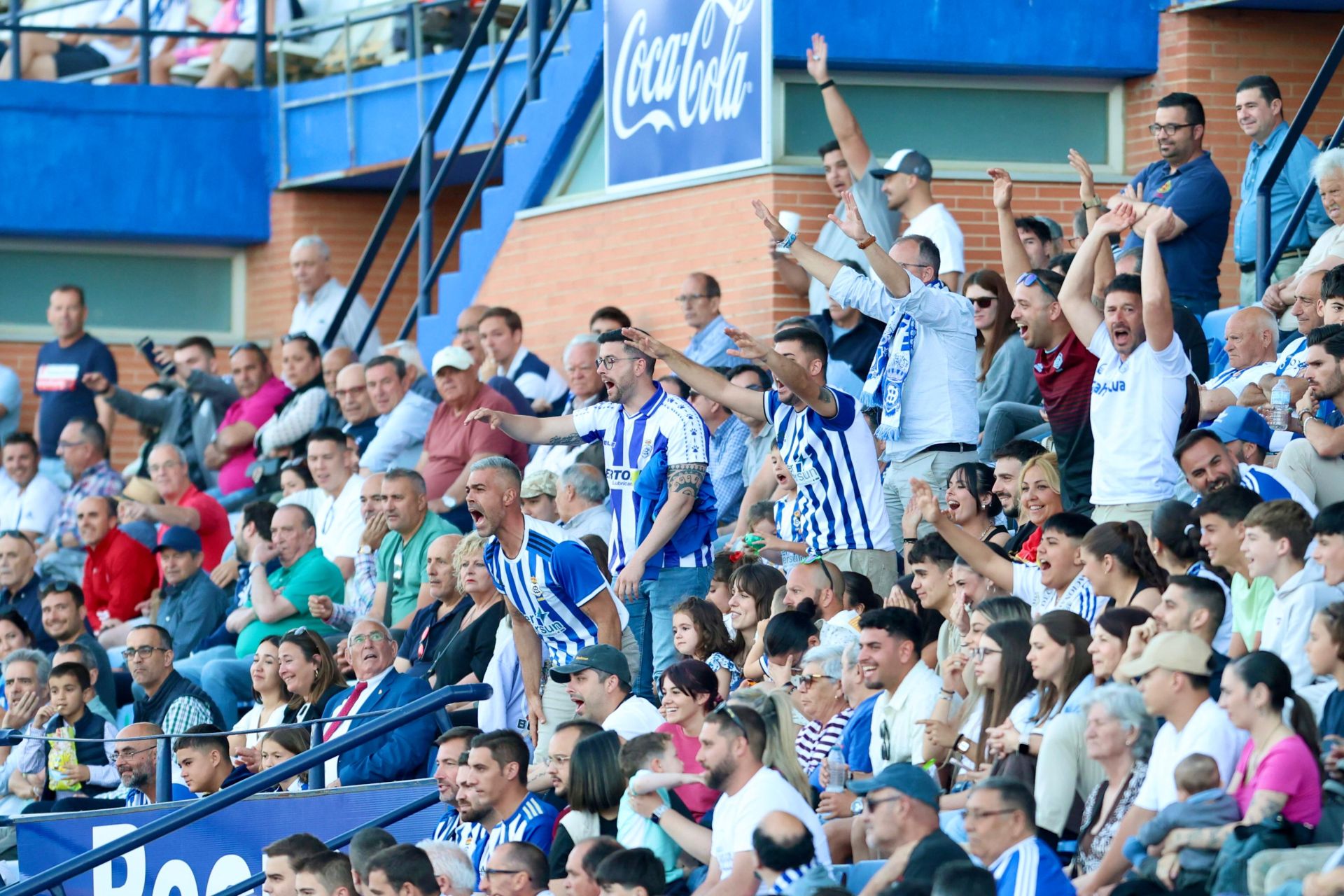 El descenso del Recreativo de Huelva tras perder con el Mérida, en imágenes