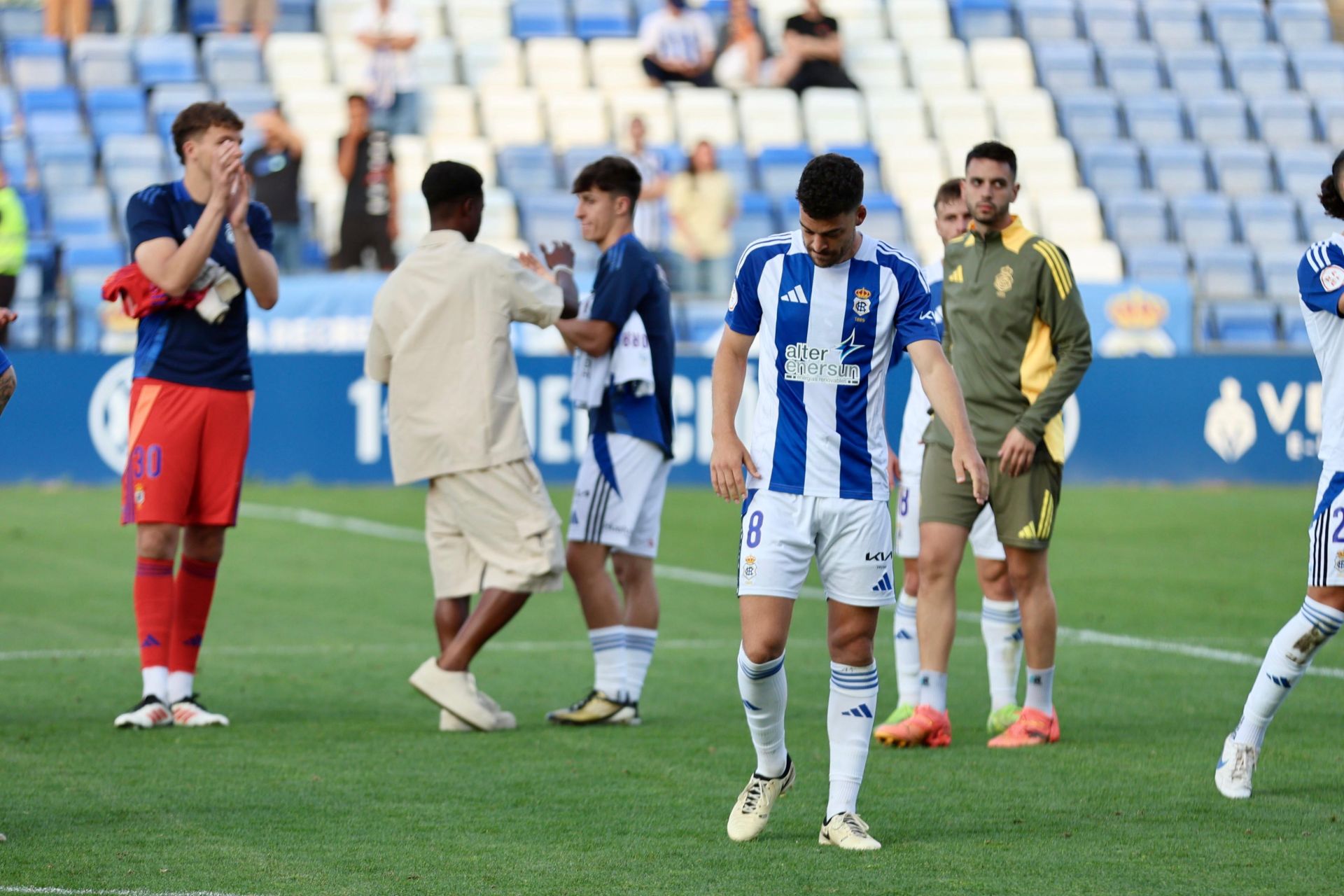El descenso del Recreativo de Huelva tras perder con el Mérida, en imágenes