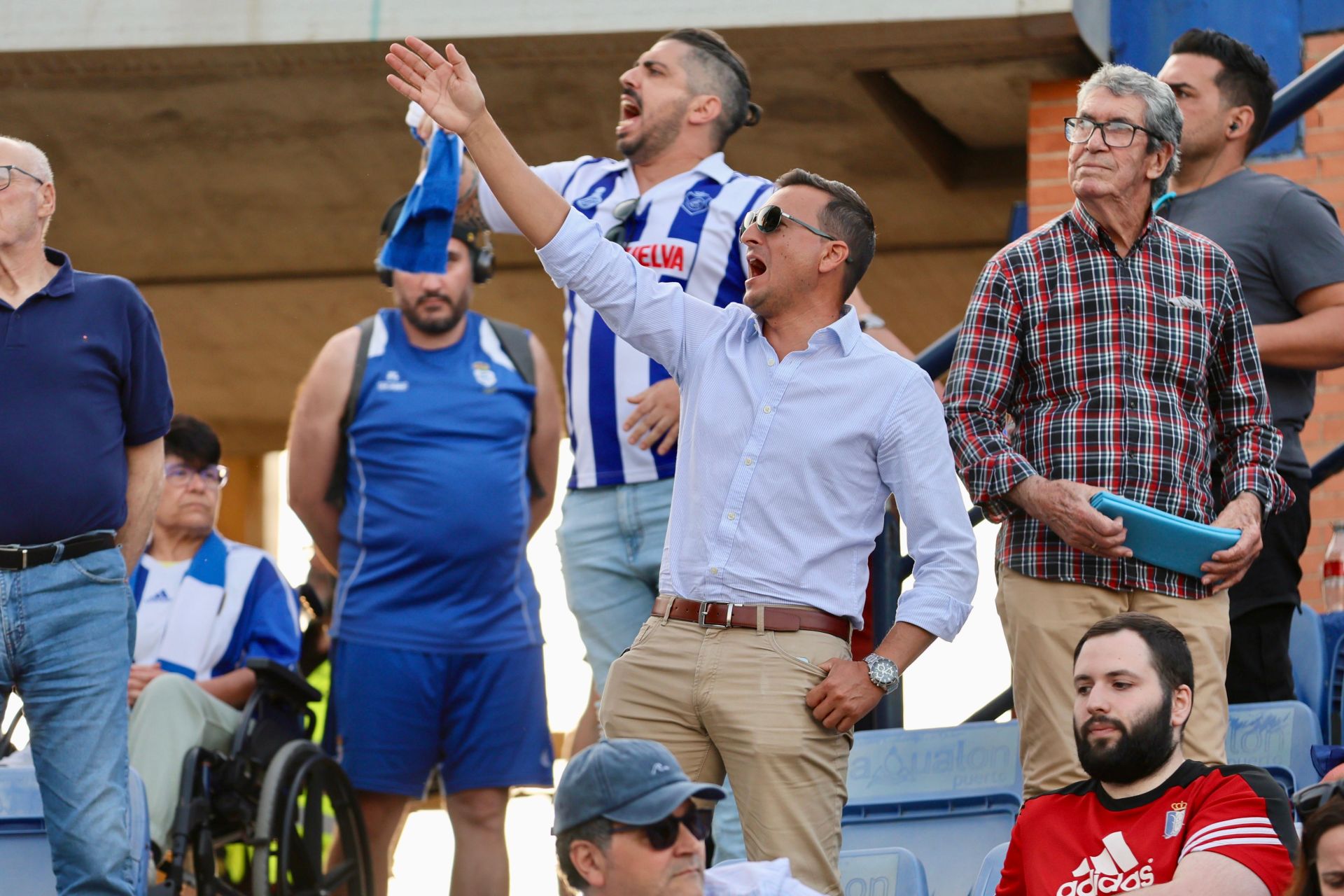 El descenso del Recreativo de Huelva tras perder con el Mérida, en imágenes
