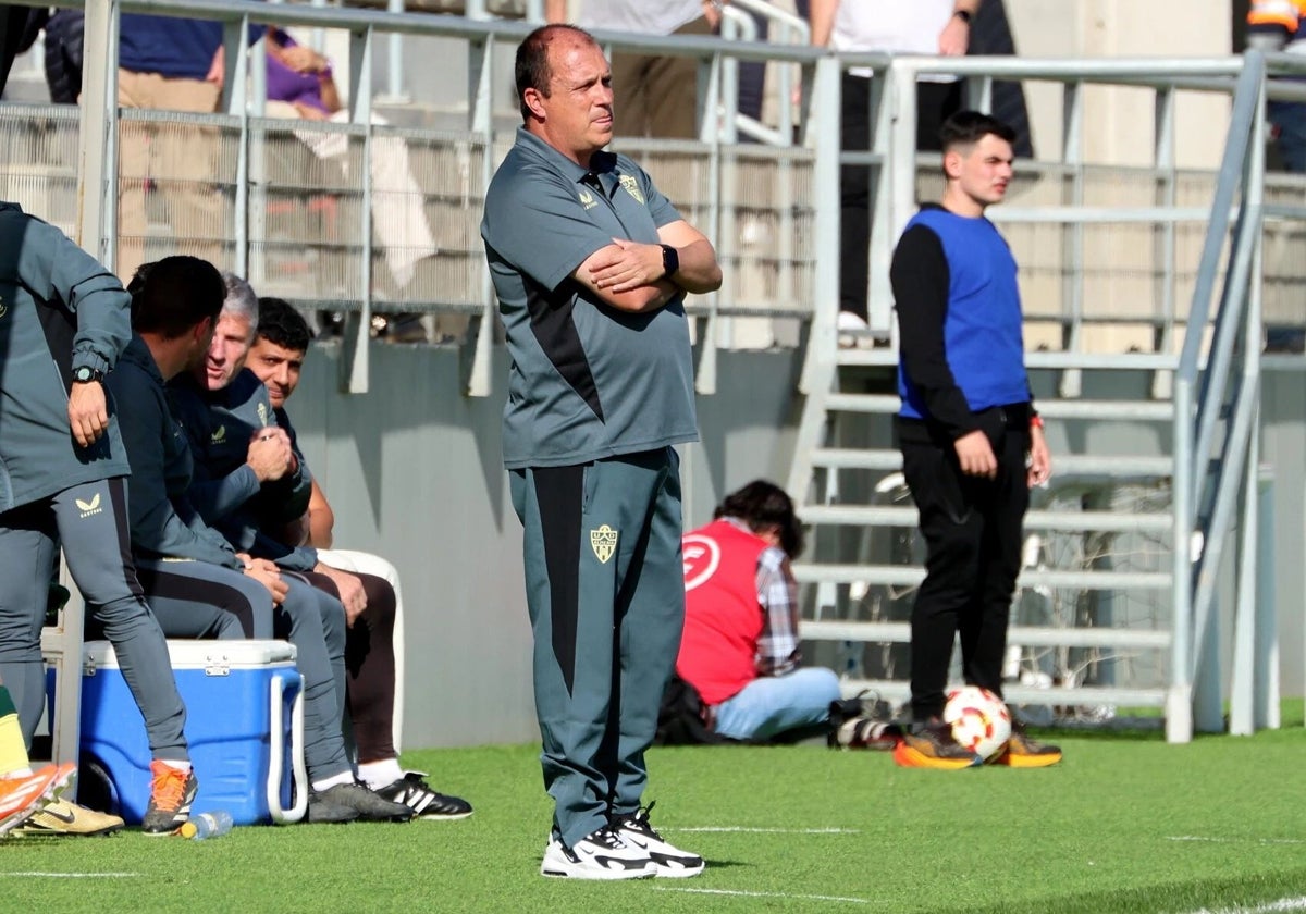 Alberto Lasarte, técnico del filial almeriense