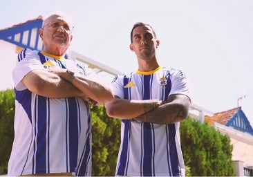 Adrián Fernández lamenta la dureza de las críticas por la nueva camiseta del Recreativo: «Me pone triste no poder hacer nada»