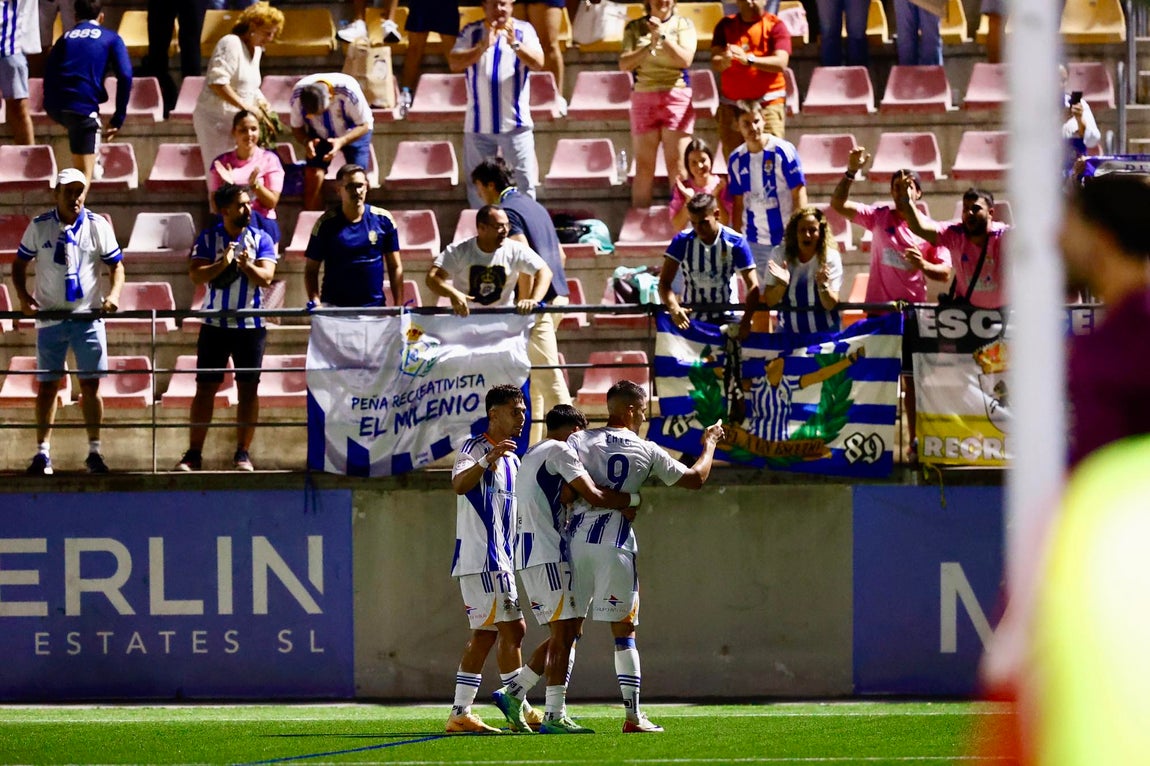 Las imágenes de la victoria del Recre en Estepona