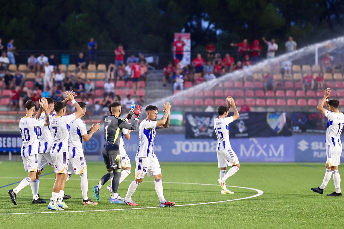 Las imágenes de la victoria del Recre en Estepona