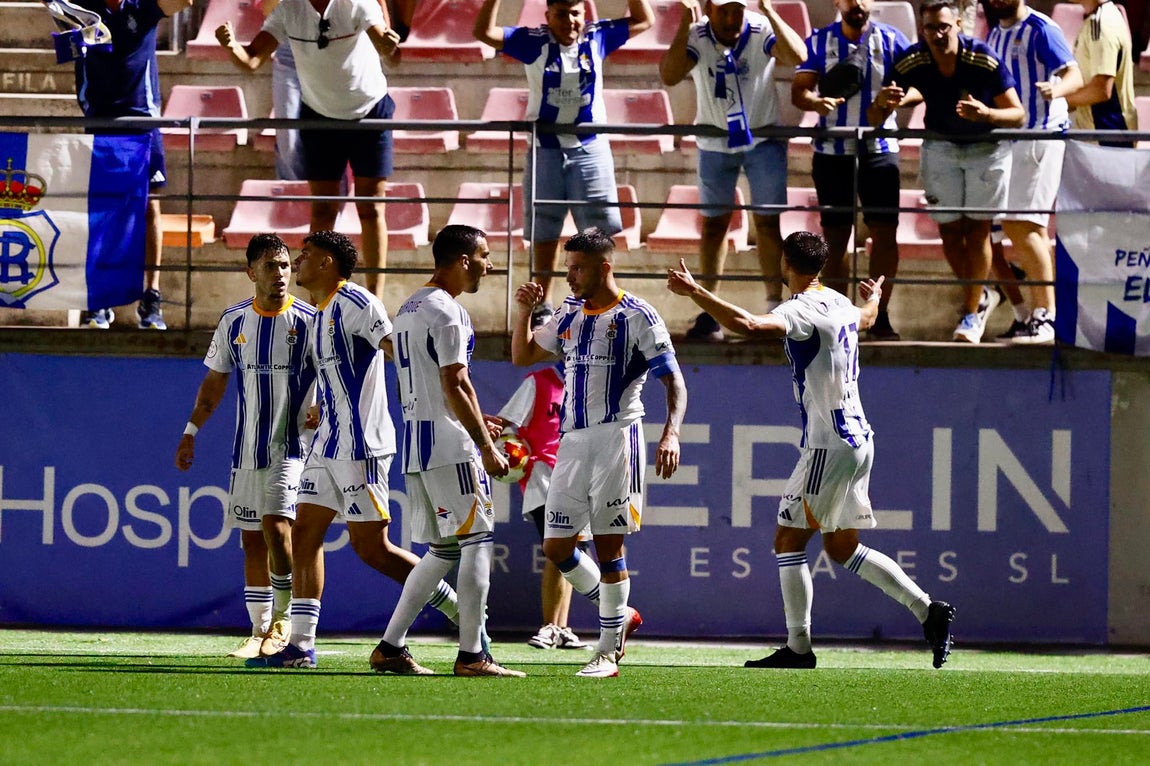 Las imágenes de la victoria del Recre en Estepona