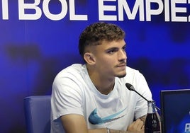 Álex Carrasco: «A cualquier jugador le gustaría sentir esta presión»