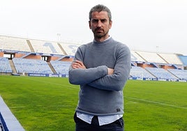 Juan Alfaro en el césped del Nuevo Colombino en una imagen de archivo