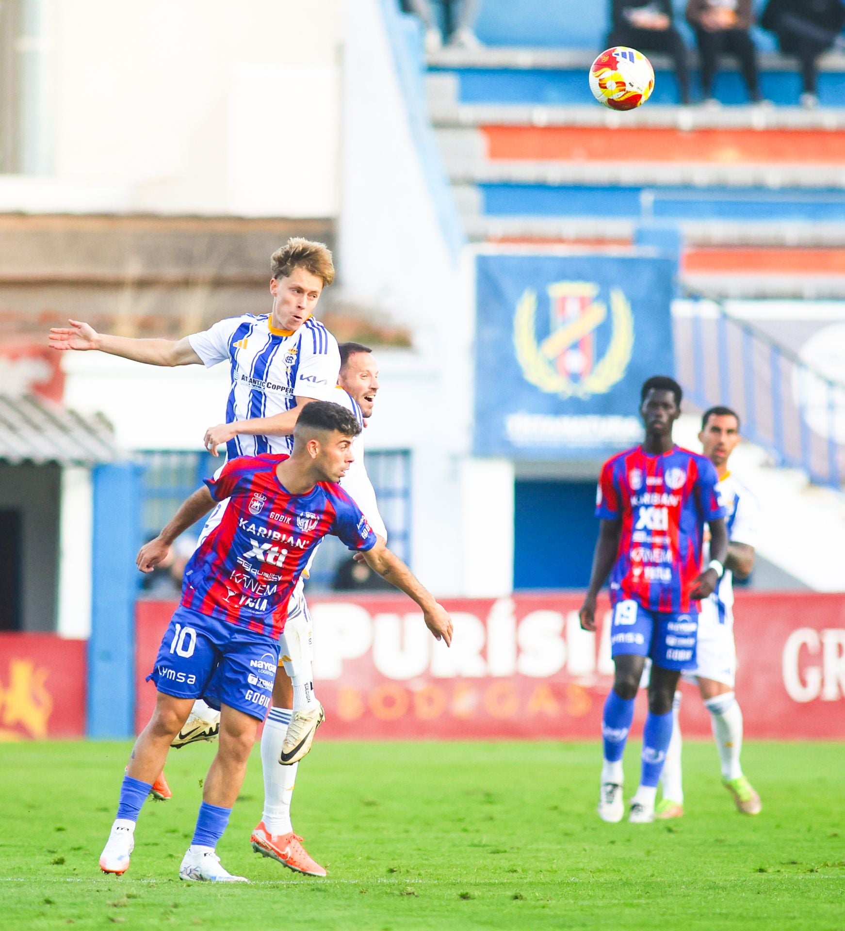 Las imágenes de la derrota del Recreativo ante el Yeclano en La Constitución