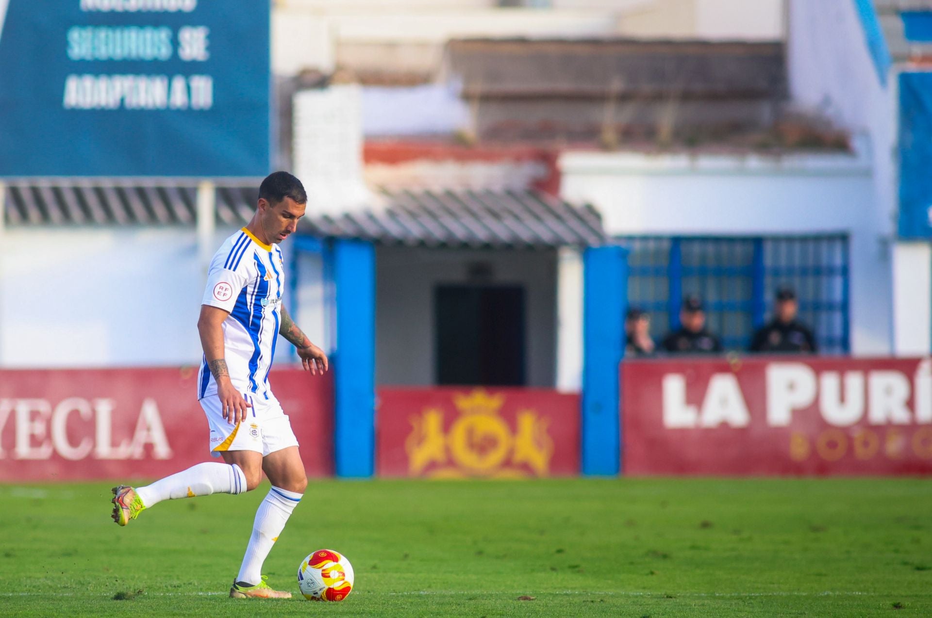 Las imágenes de la derrota del Recreativo ante el Yeclano en La Constitución