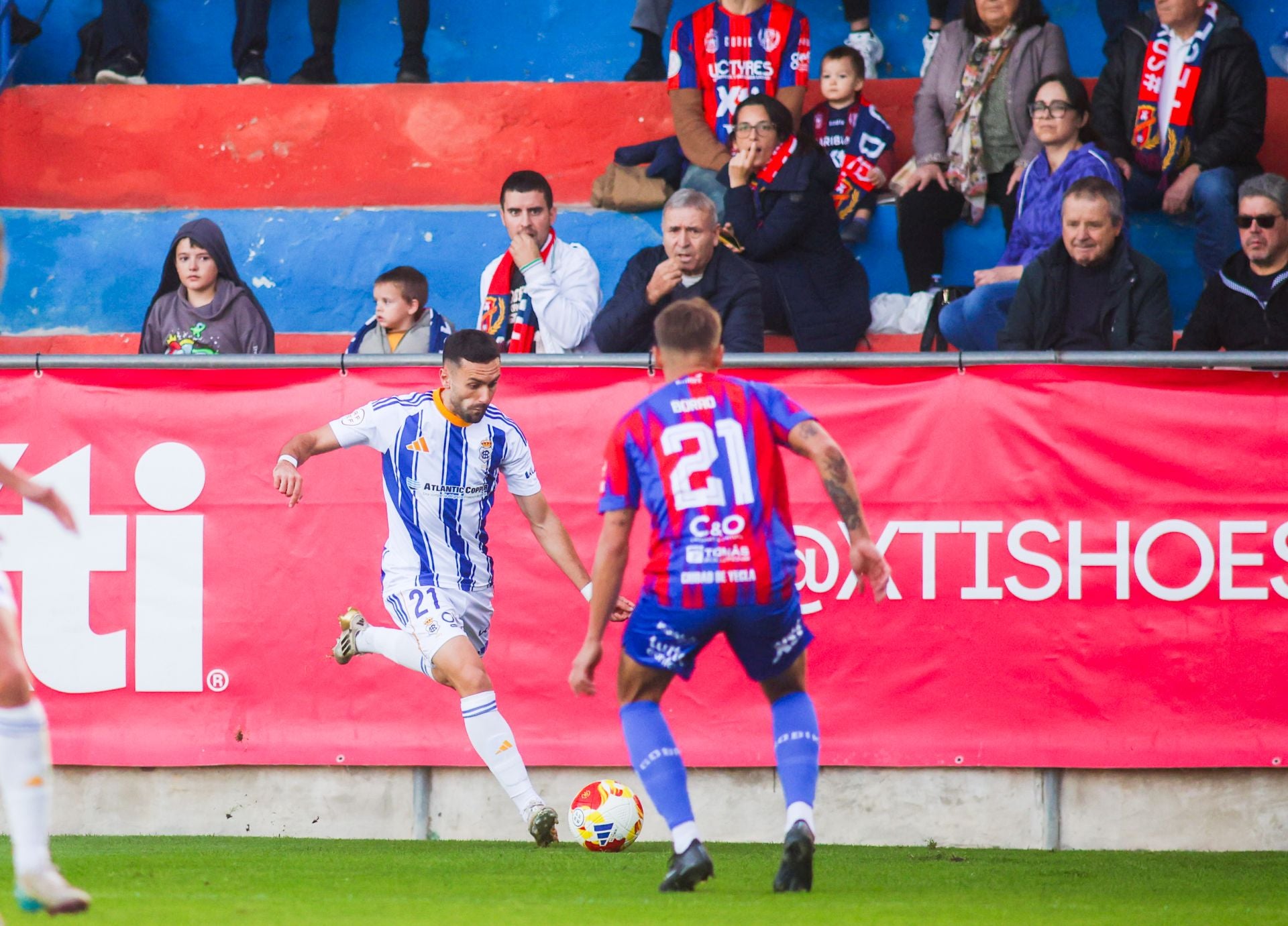 Las imágenes de la derrota del Recreativo ante el Yeclano en La Constitución