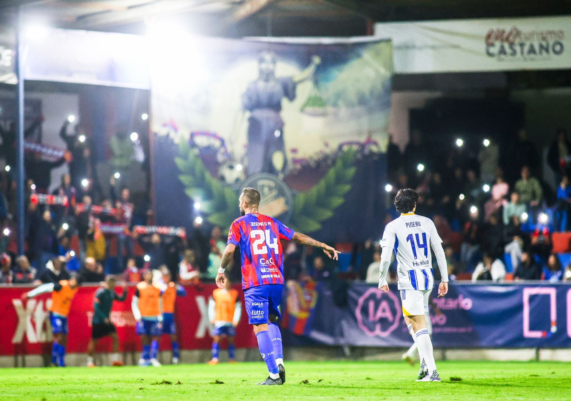 Las imágenes de la derrota del Recreativo ante el Yeclano en La Constitución