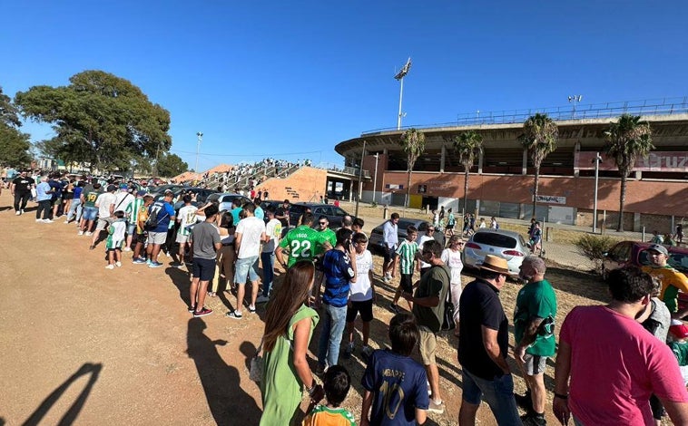 Imagen principal - El runrún: Cabreos en el Betis-Burnley