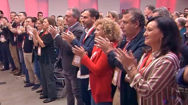 María Eugenia Limón, en primera fila, aplaude a Pedro Sánchez