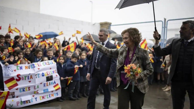 La Reina Sofía durante su visita al Banco de Alimentos de Huelva la semana pasada