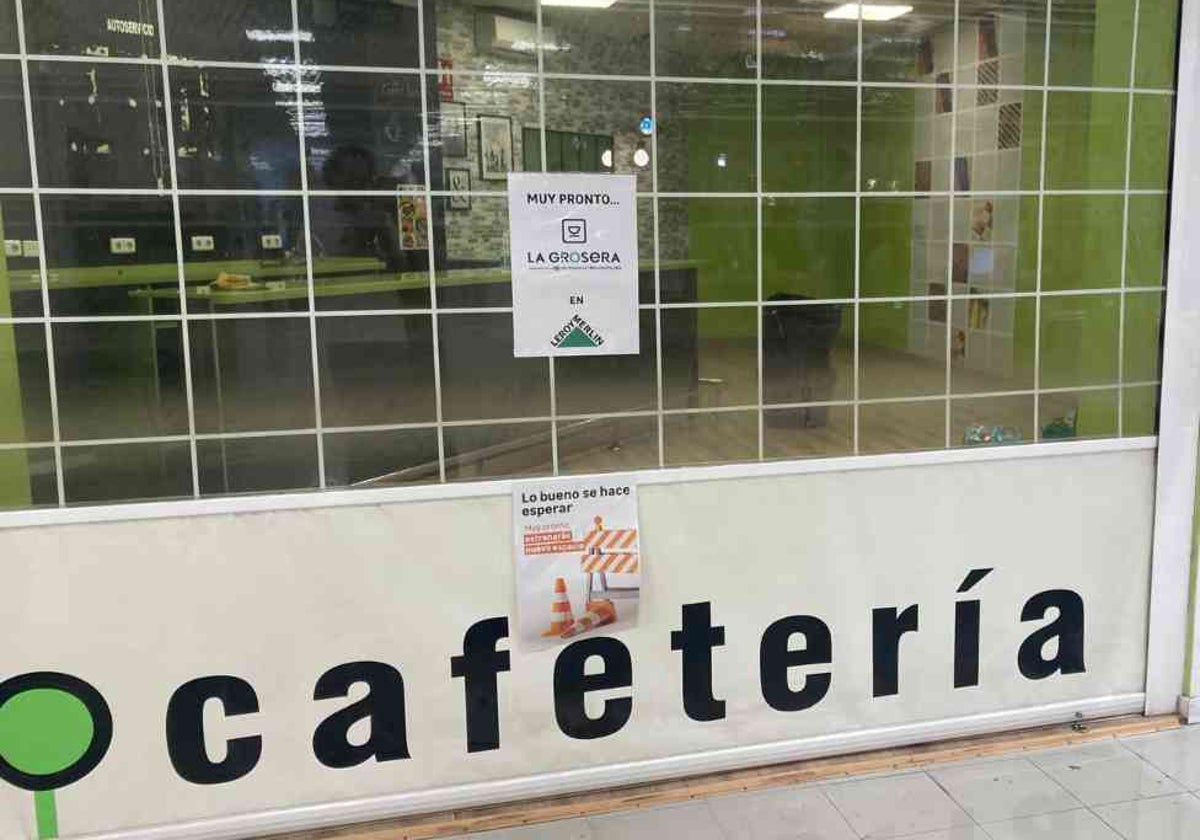 Un cartel anunciando la llegada de La Grosera a la cafetería de Leroy Merlin