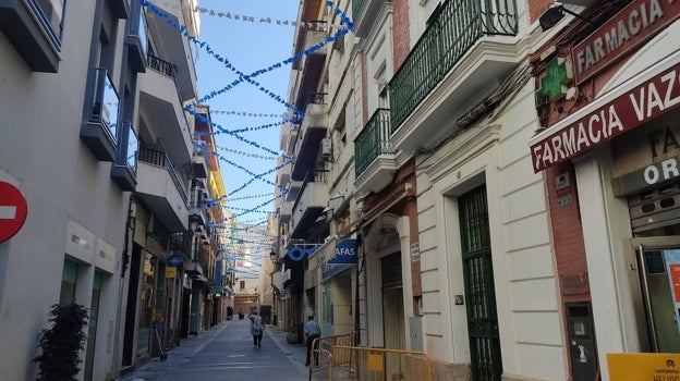 Las calles por las que discurrirá la procesión, engalanadas