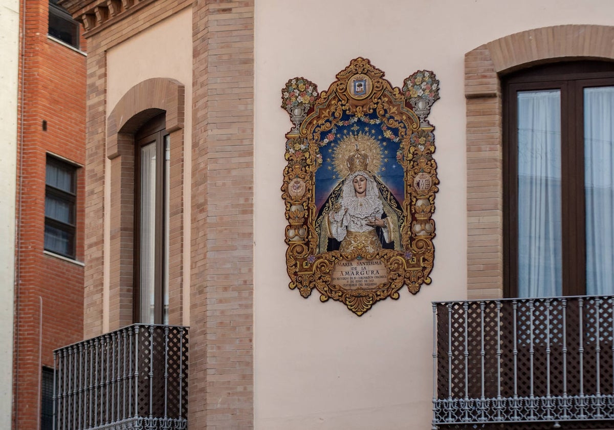 Azulejo de la Amargura donado por la cuadrilla de Costaleros