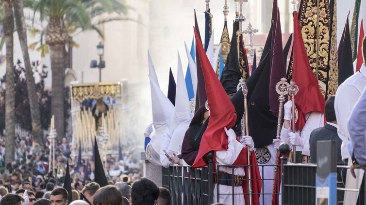 Itinerarios y horarios del Viernes Santo de la Semana Santa de Huelva 2025