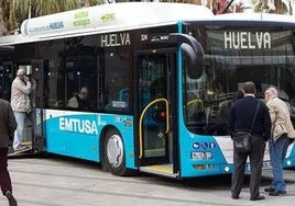 Estos son los horarios especiales de los autobuses para la Semana Santa de Huelva 2024