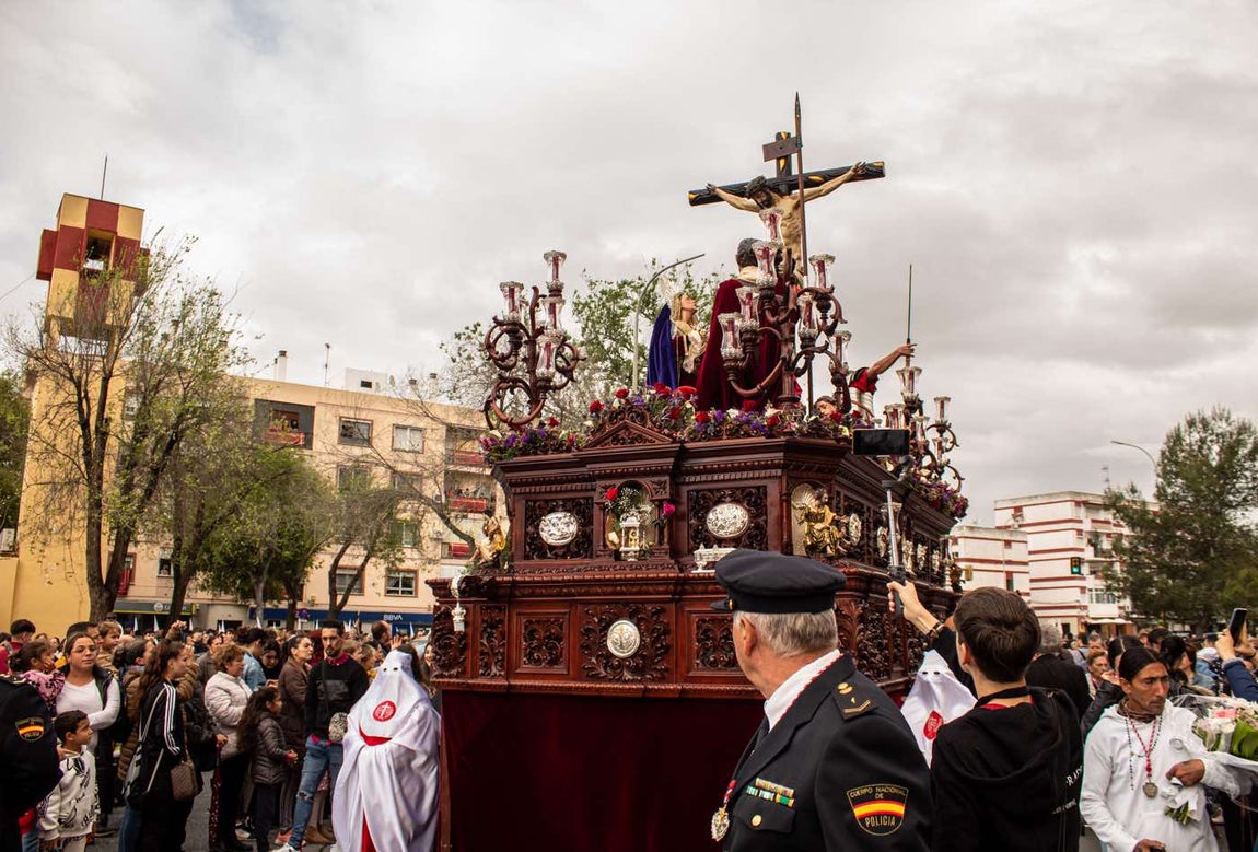 El Lunes Santo de Huelva, en imágenes