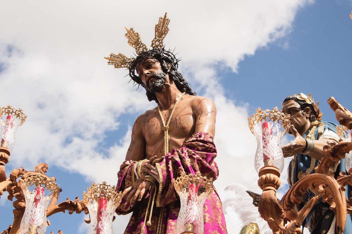 El Martes Santo de Huelva, en imágenes