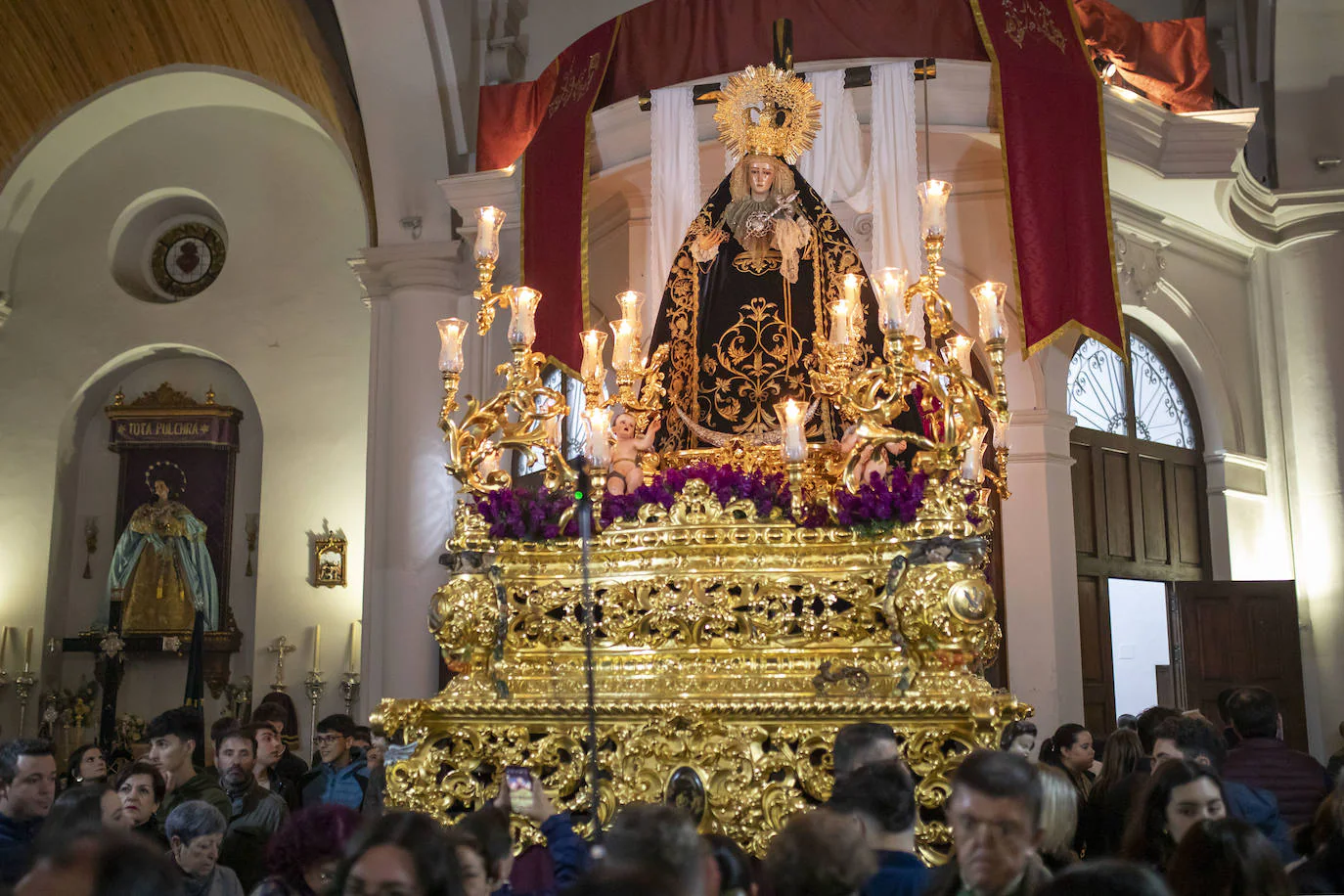 El Viernes Santo de Huelva, en imágenes